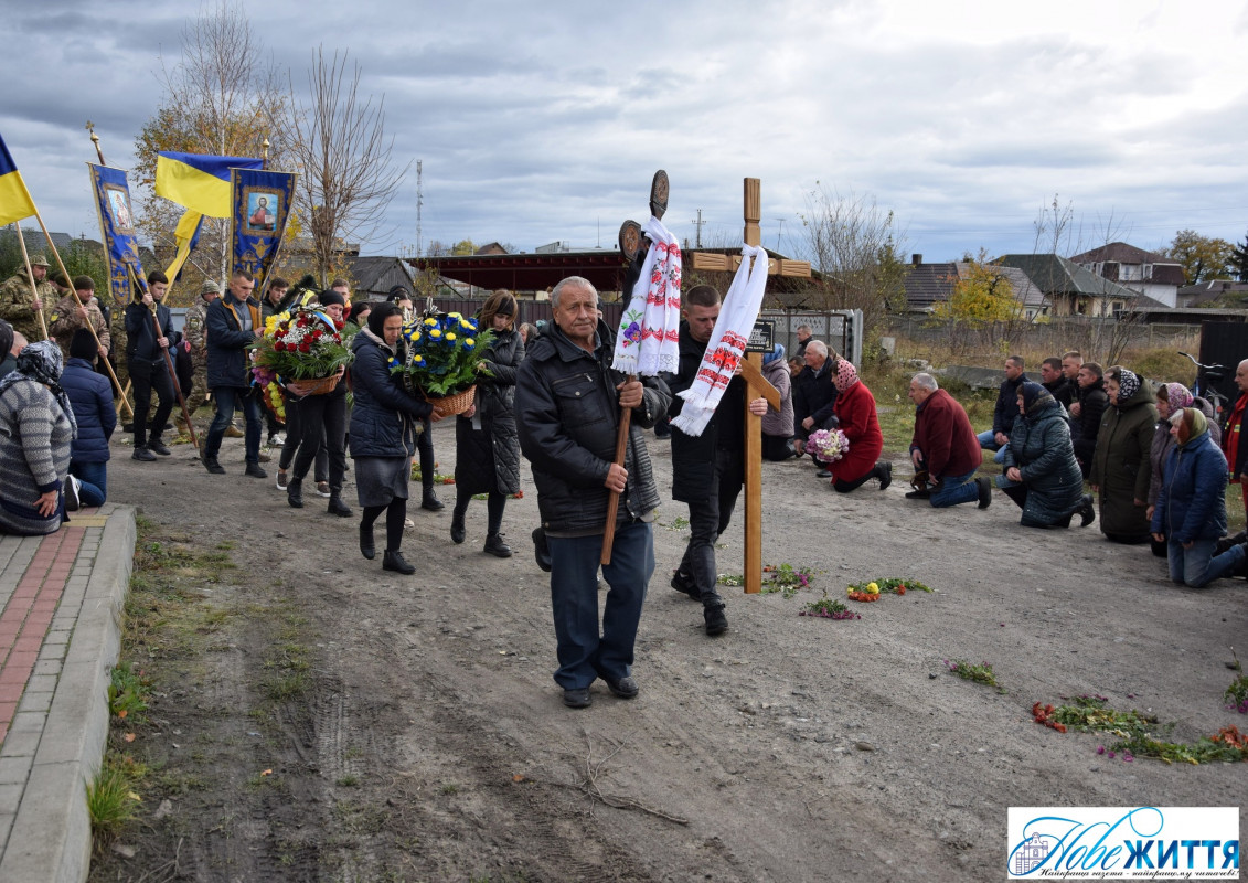 І небо плакало за ним: в останню дорогу провели 32-річного Героя з Волині Андрія Бондаря