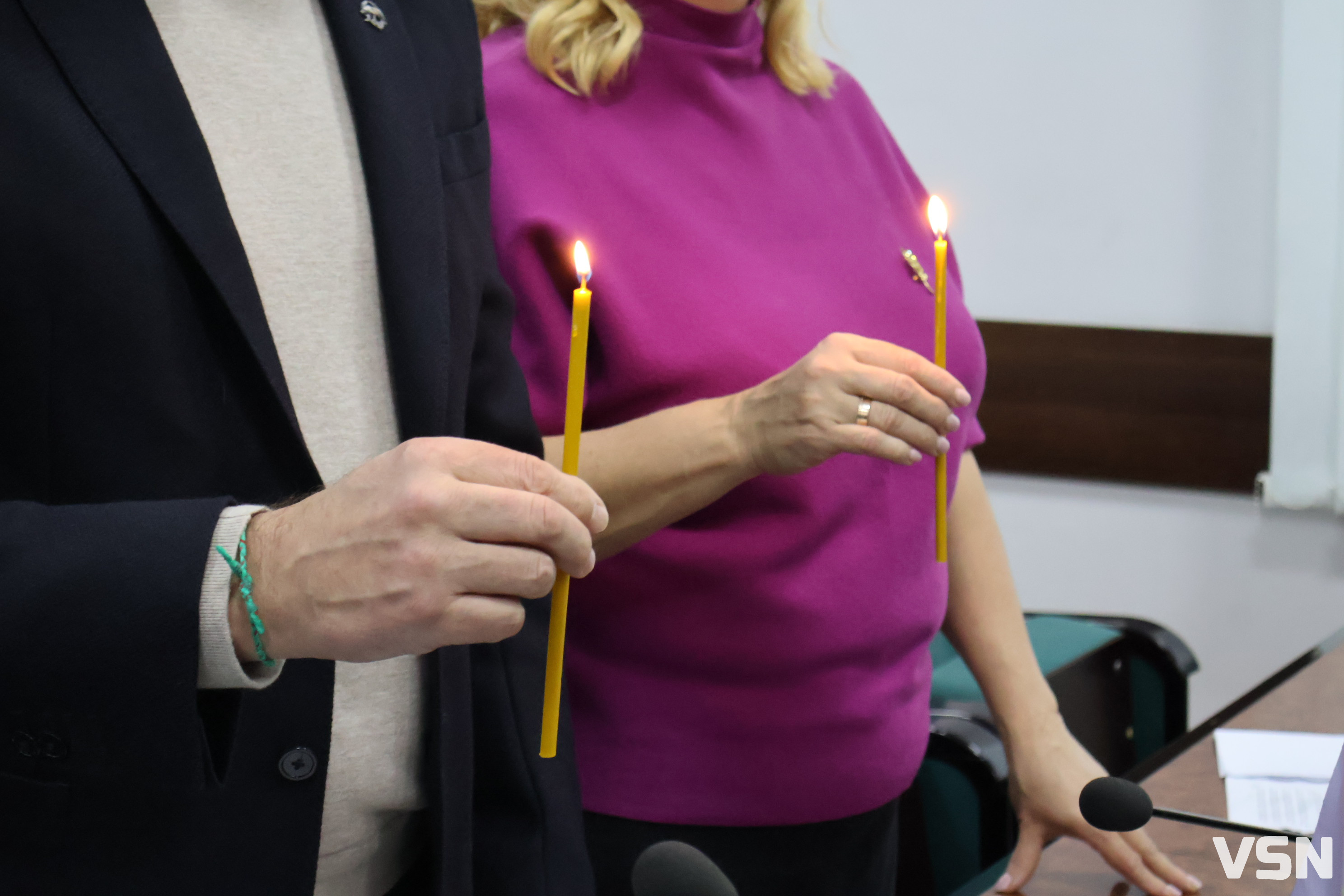 Світло миру в сесійній залі: пластуни передали Вифлеємський вогонь Луцькій міськраді