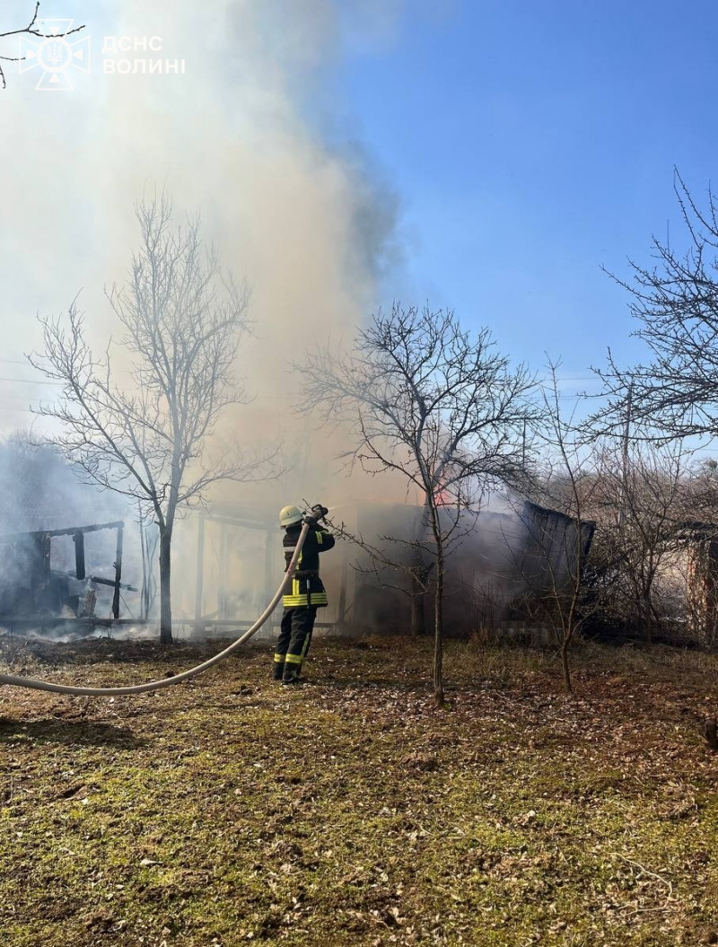 Через людську недбалість у громаді на Волині згоріла будівля