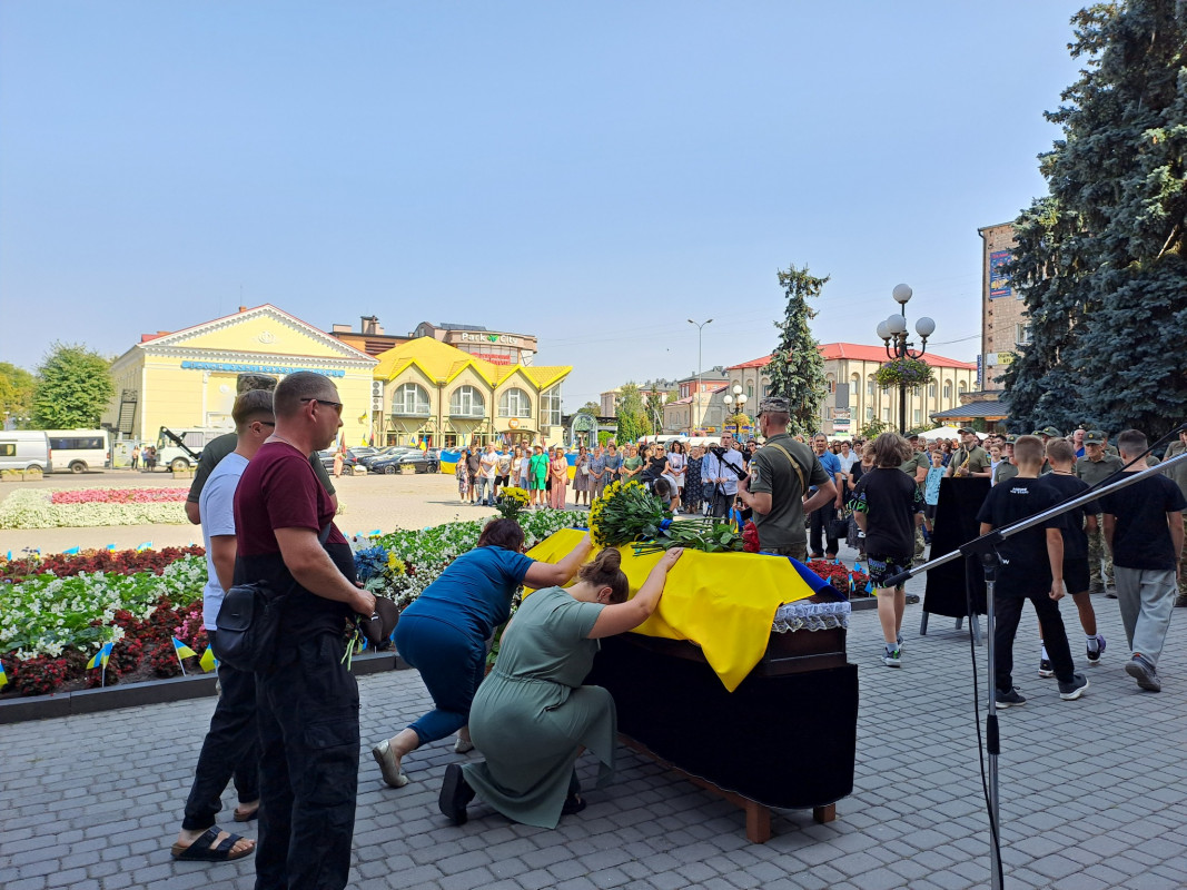 За день до загибелі отримав відзнаку від командира: на Волині попрощались із Героєм Володимиром Гузем