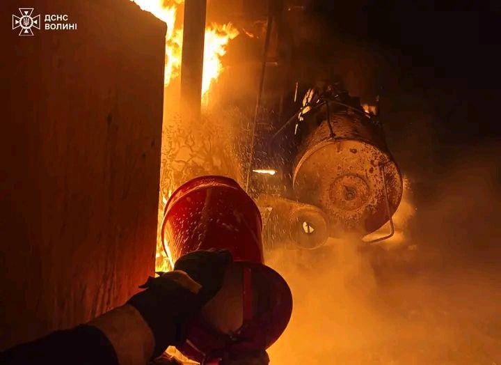 На Волині ліквідували пожежу після атаки ворожих дронів