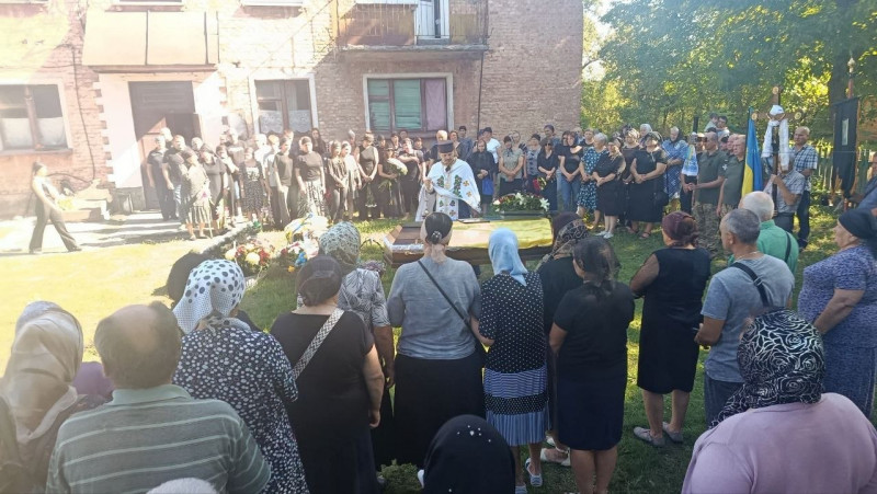 Залізничник, який став оператором БпЛА: на Волині попрощалися із Героєм Василем Мотрунчиком