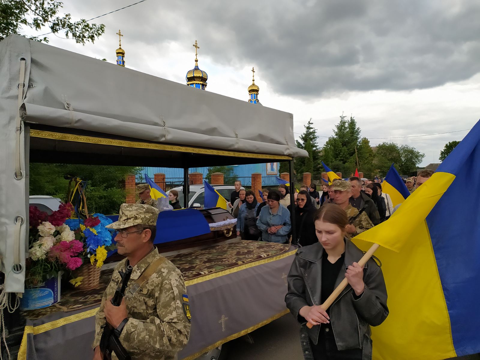 Двоє доньок втратили батька: на Волині попрощалися з полеглим Героєм Сергієм Сливкою