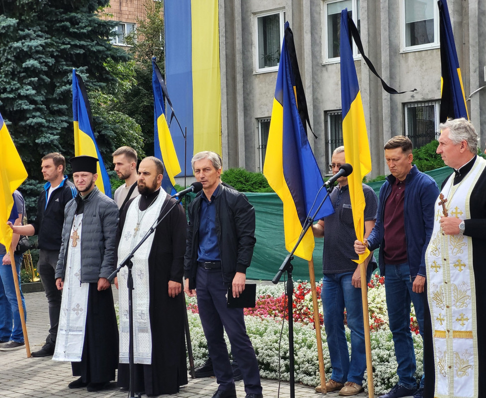 Понад рік вважався зниклим безвісти: на Волині провели в останню дорогу Героя Василя Тарасюка