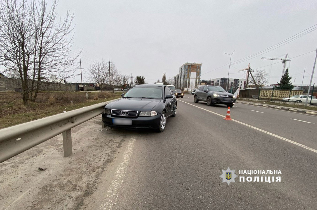 Від удару автомобіль перекинувся на дах: подробиці жахливої ДТП біля Луцька