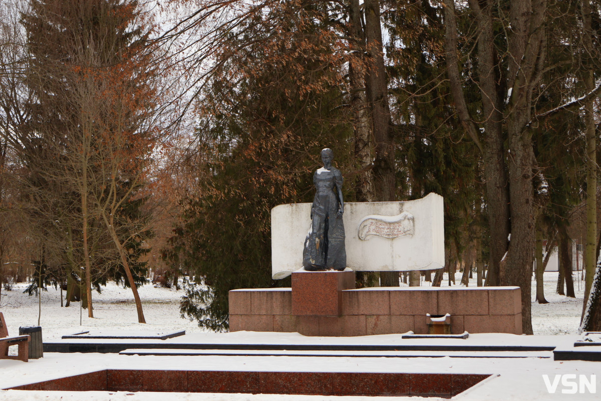 Як виглядає центральний парк у Луцьку у перші дні 2026 року. Фоторепортаж