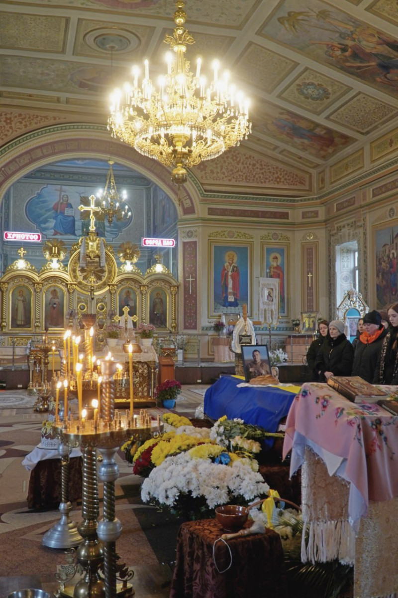 Навіки 22: на Волині громада попрощалася з молодим Героєм Дмитром Корнійчуком