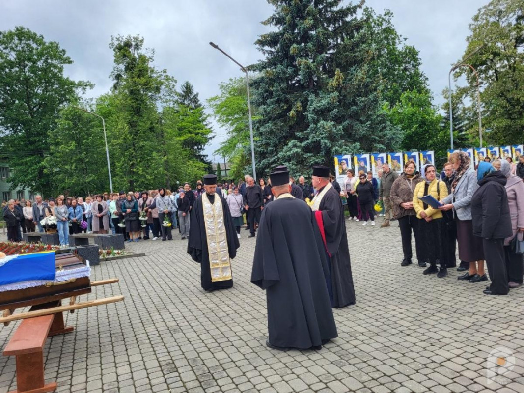 Понад два роки вважався зниклим безвісти: у громаді на Волині попрощалися з Героєм Олександром Барилюком