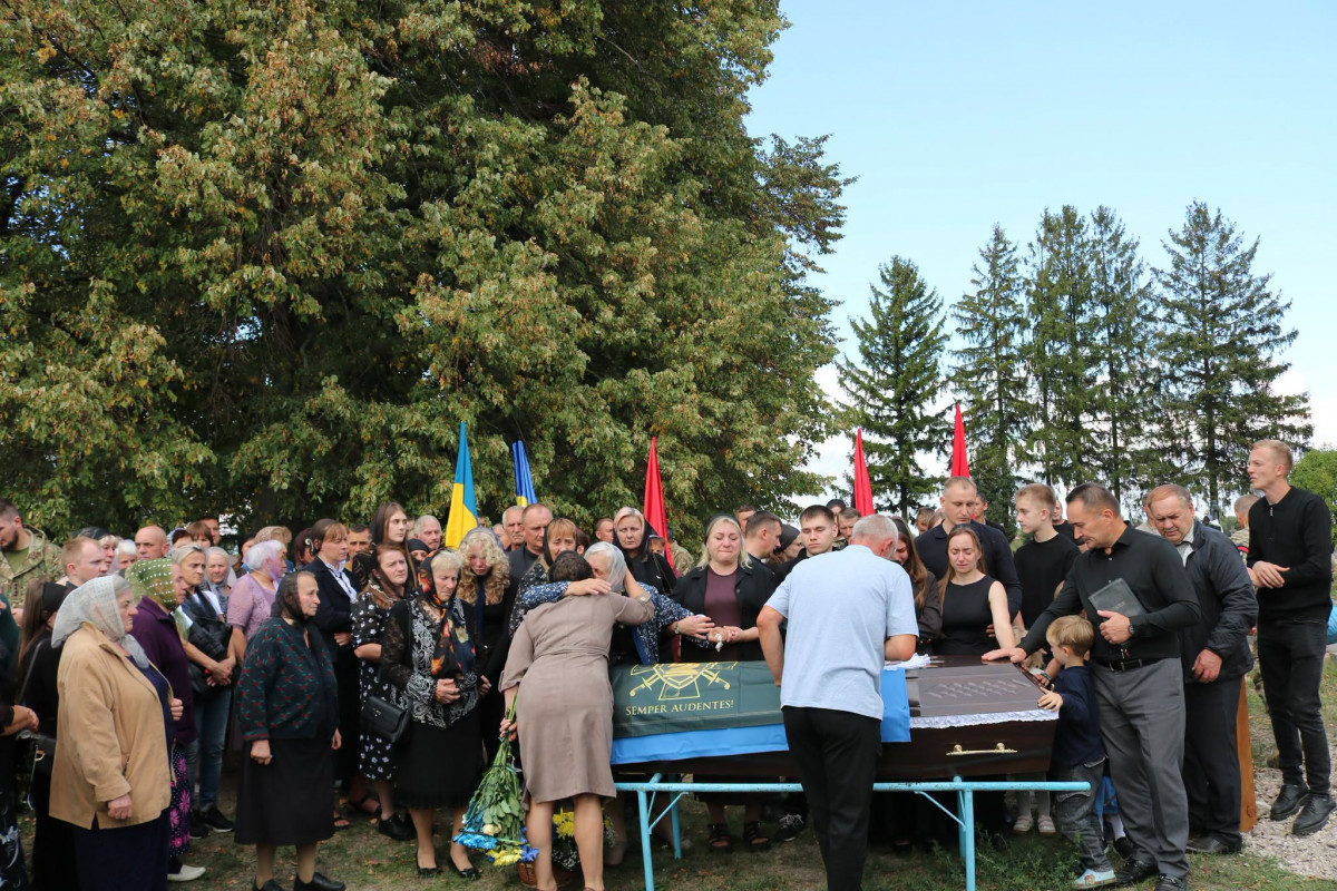 Загинув понад півтора року тому у Курській області: на Волині поховали захисника Миколу Собчука