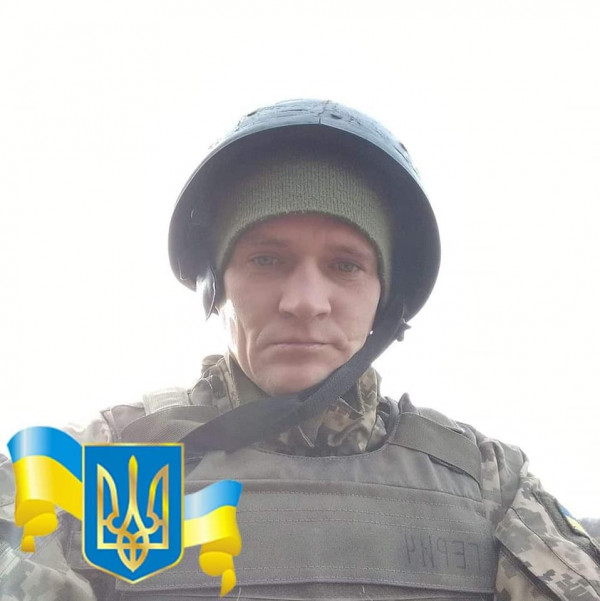 У Шацьку навколішки зустріли полеглого за Україну старшого солдата Андрія Доманського