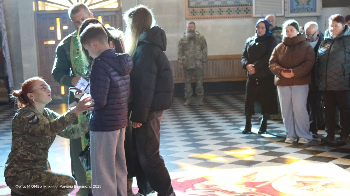 Поминальна церемонія у Луцьку: Князівська бригада вручила почесні відзнаки родинам загиблих Героїв