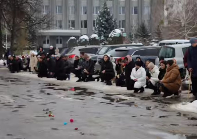 Не за таких обставин мав би повернутися Герой: на Волині зустріли загиблого Олександра Ткачика