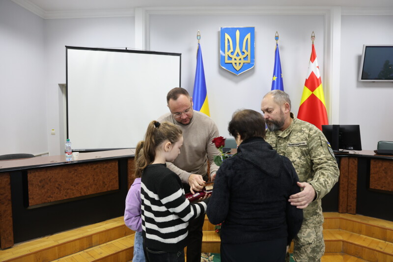 У Луцьку рідним полеглих Героїв вручили посмертні нагороди