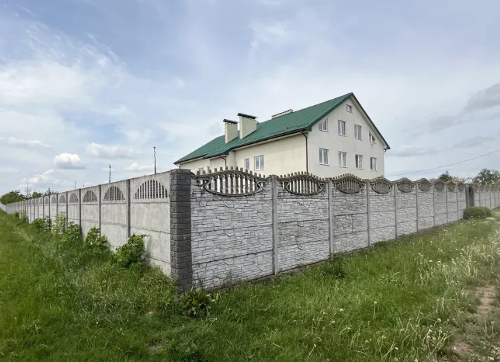 На Волині продають будинок сімейного типу за 220 000 доларів