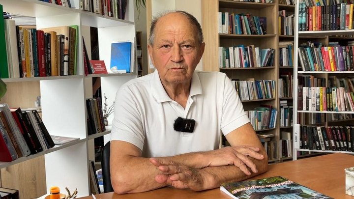 Табори за Україну і вірші Путіну: історія волинського поета Олександра Каліщука