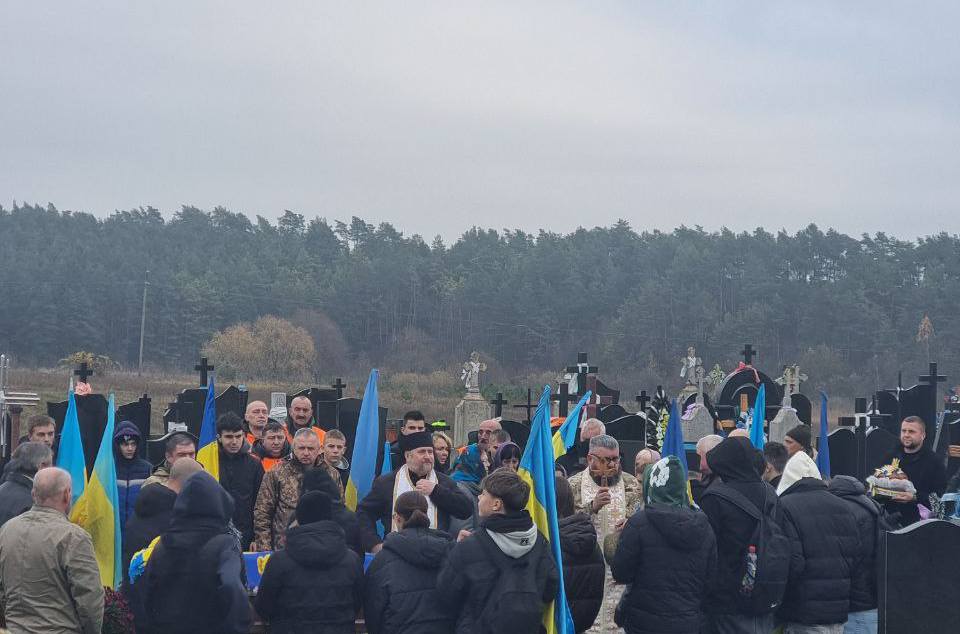 2 місяці не дожив до 35-річчя: на Волині попрощались з Героєм Олександром Пекним