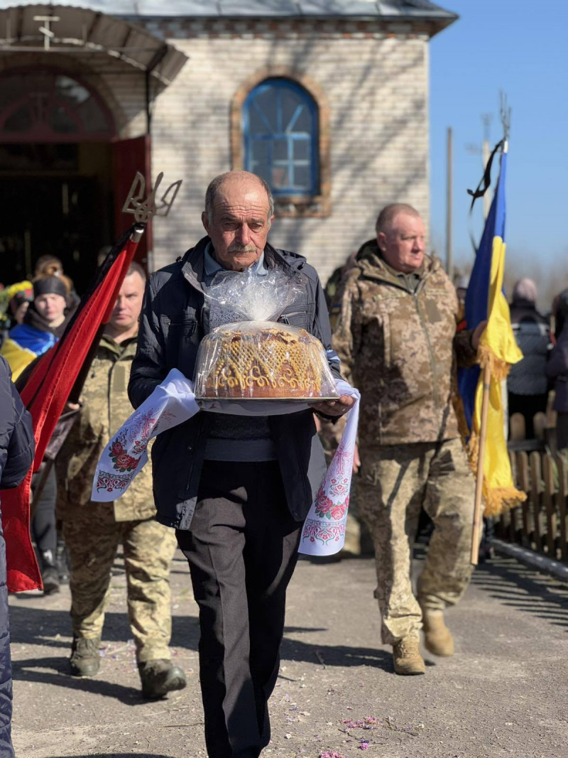 Загинув наприкінці червня 2024 року: на Волині попрощалися з Героєм Андрієм Оніщуком