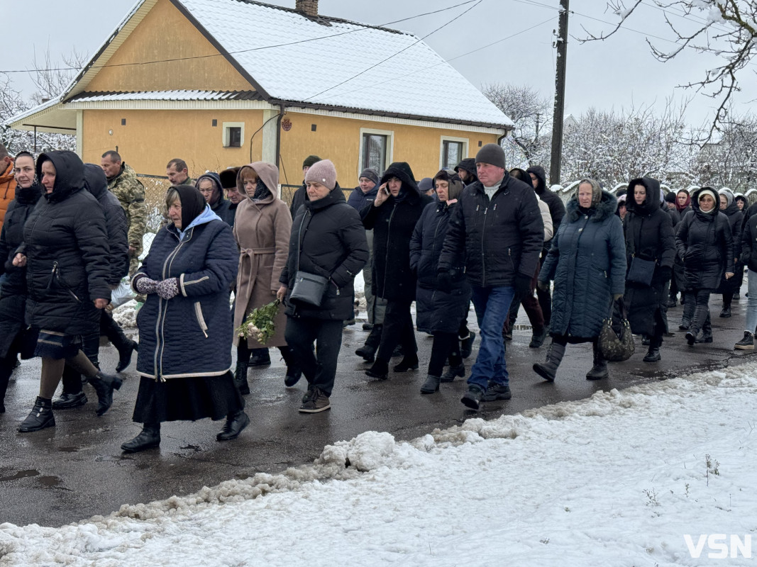 На Волині попрощалися з Героєм Романом Шишелою