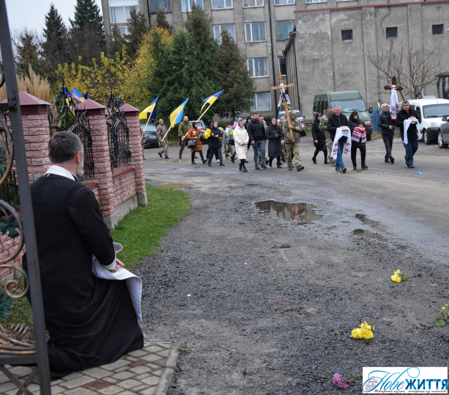 Півтора року вважали зниклим безвісти: на Волині попрощалися із полеглим Героєм Ігорем Савчуком