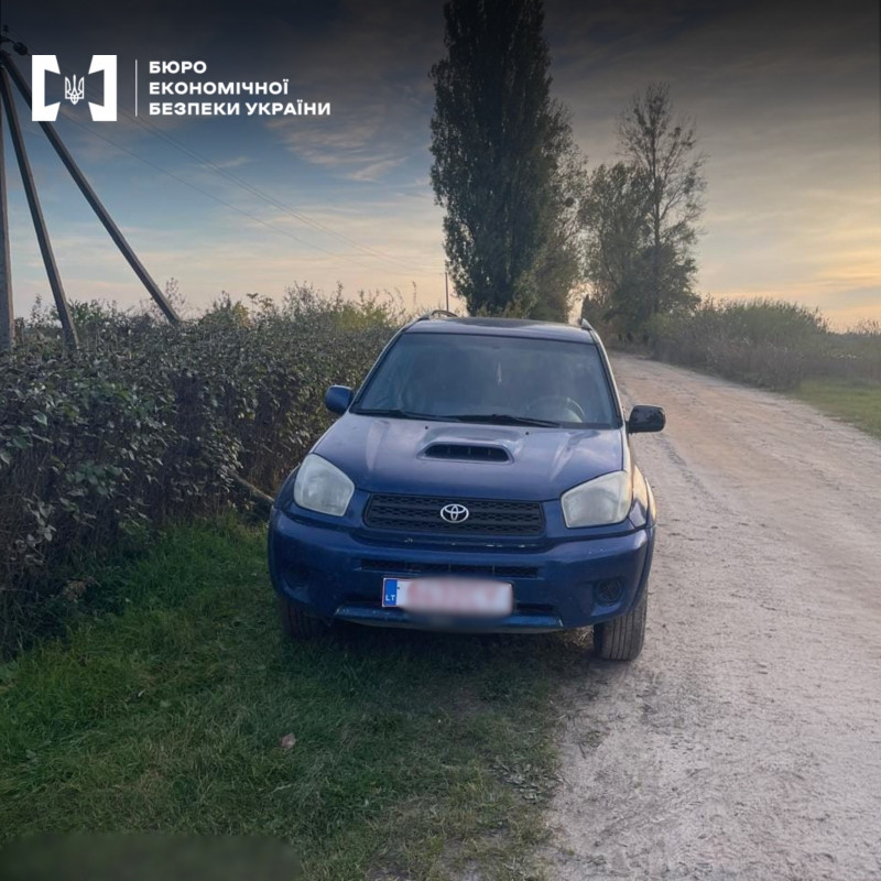 На Волині на майже 3 мільйона гривень незаконно ввезли 13 авто нібито для ЗСУ