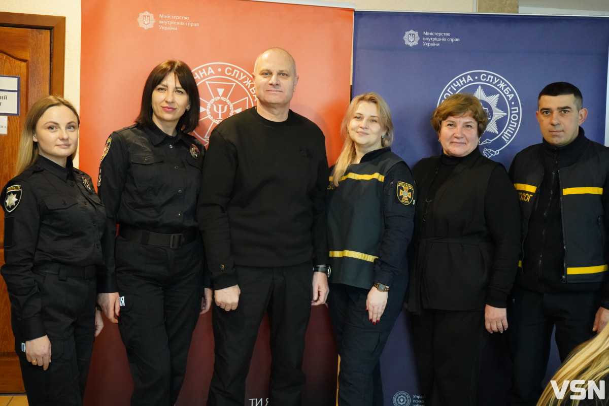 Глина, що лікує: у Луцьку провели сесію терапії для поранених захисників