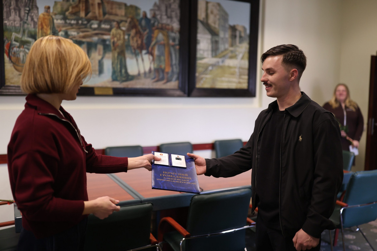 Герой України, льотчик Вадим Ворошилов став почесним громадянином Луцька