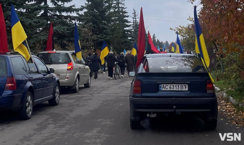 «На щиті» з Курщини повернувся додому: на Волині попрощалися із Героєм Костянтином Карабаджаком