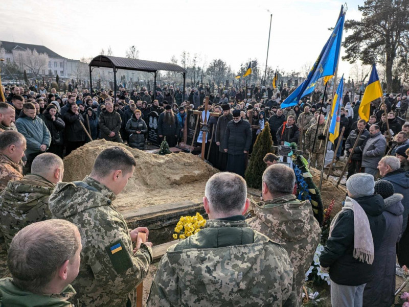 Від волонтерського фронту до лінії вогню: спогади про загиблого воїна з Волині Дмитра Яковяка