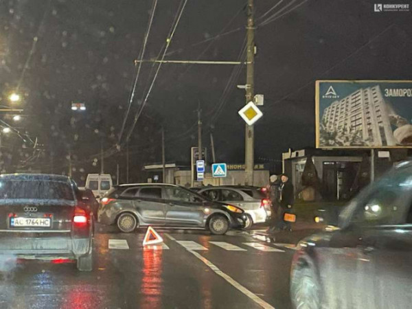 У Луцьку на Конякіна зіштовхнулись два автомобілі