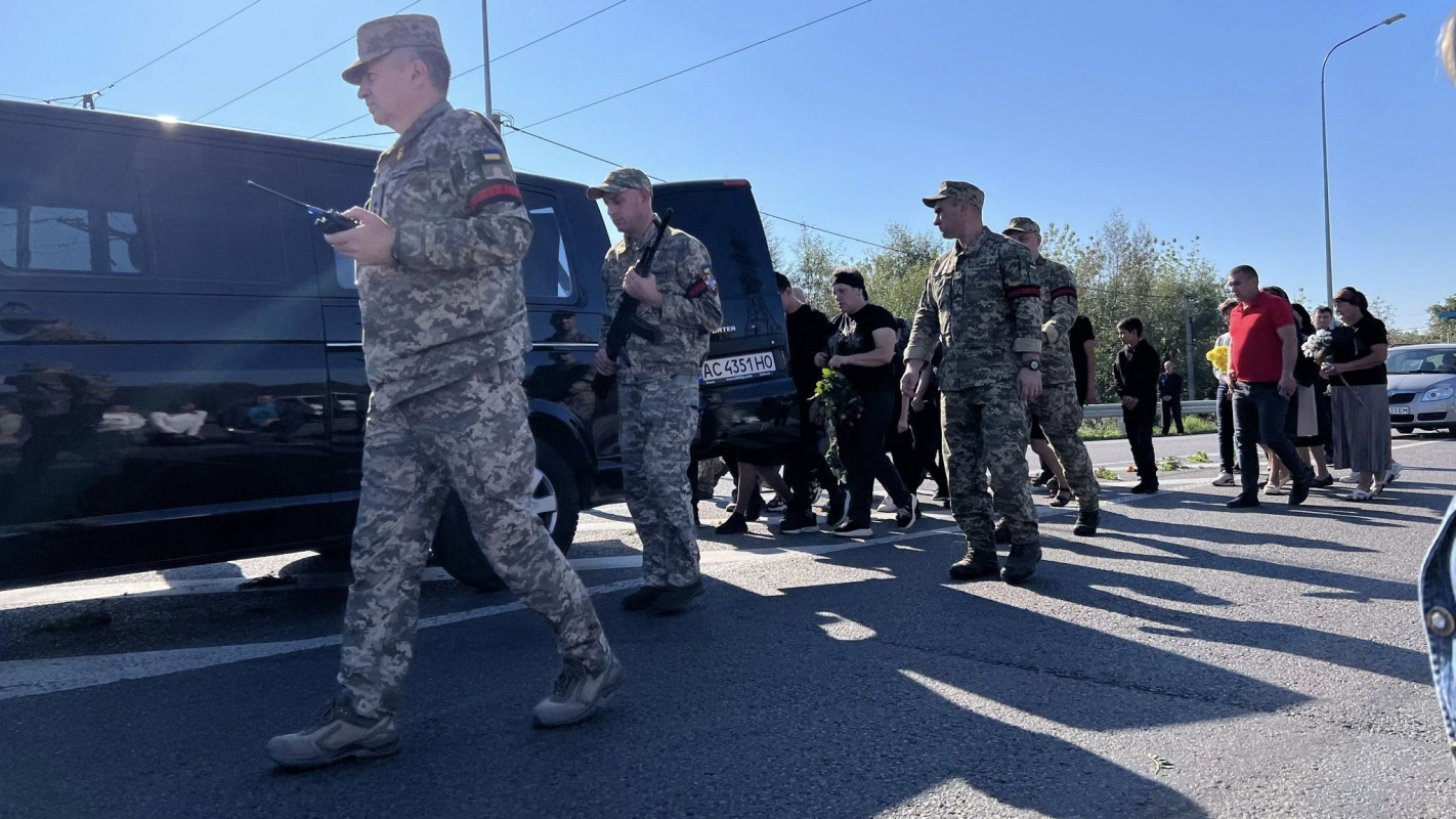 Останній бій прийняв на Харківщині: на Волині попрощались із Героєм Анатолієм Бугайчуком