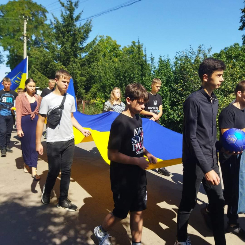 Мати чекала з перемогою, а зустріла в домовині: попрощалися із ексфутболістом волинського клубу Романом Шавлюком