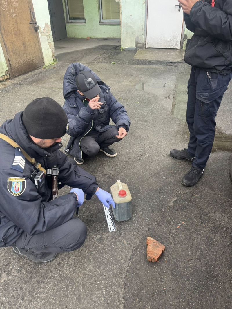 У Києві невідомий намагався підпалити авто волинського нардепа Ігоря Гузя - що відомо