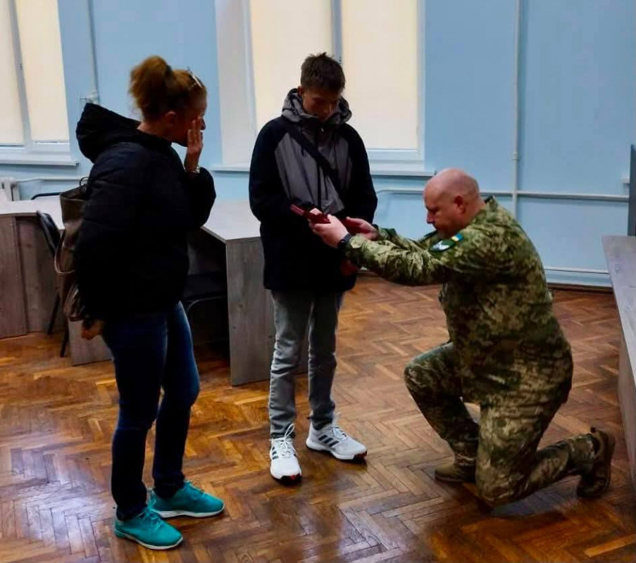 У громаді на Волині родинам загиблих Героїв вручили ордени «За мужність»