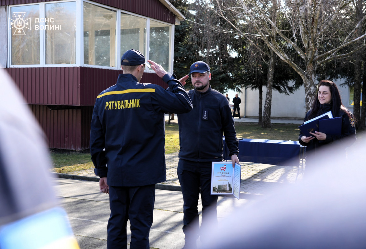 У Луцьку відзначили рятувальників за мужність під час ліквідації пожеж і наслідків обстрілів