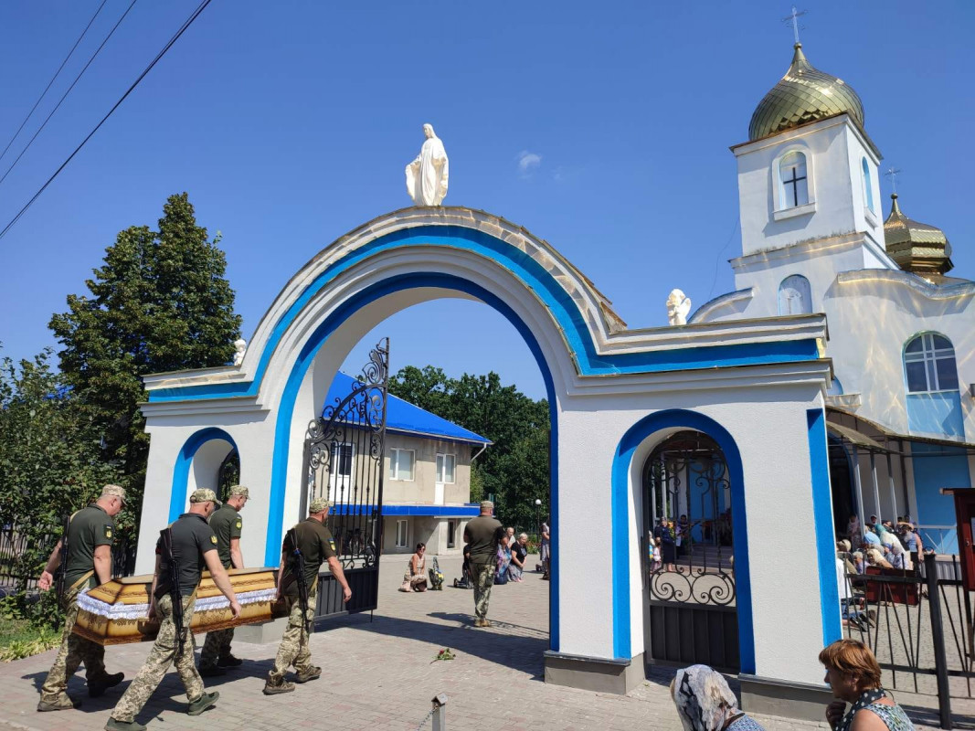 На Волині провели в останню дорогу загиблого Героя Володимира Холевінського