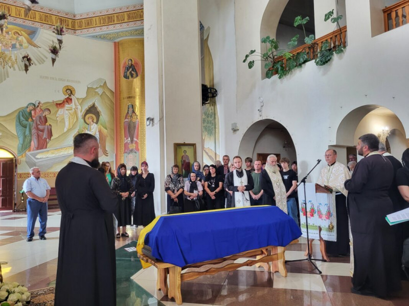Повернувся додому через 16 місяців: у Ковелі попрощалися із морпіхом Русланом Нечипоруком