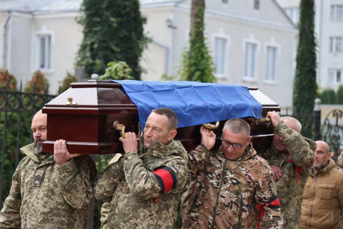 У Луцьку попрощалися з 30-річним добровольцем Владиславом Драганчуком