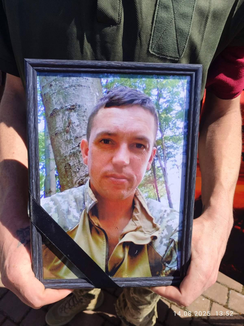 Поховали у переддень 36-річчя: на Волині попрощалися з депутатом, який загинув на фронті