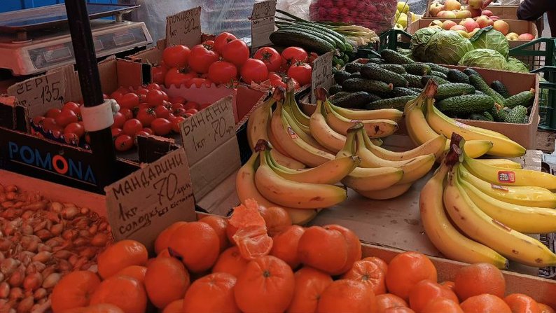 У Луцьку на ринках перевірили овочі на вміст нітратів: які результати