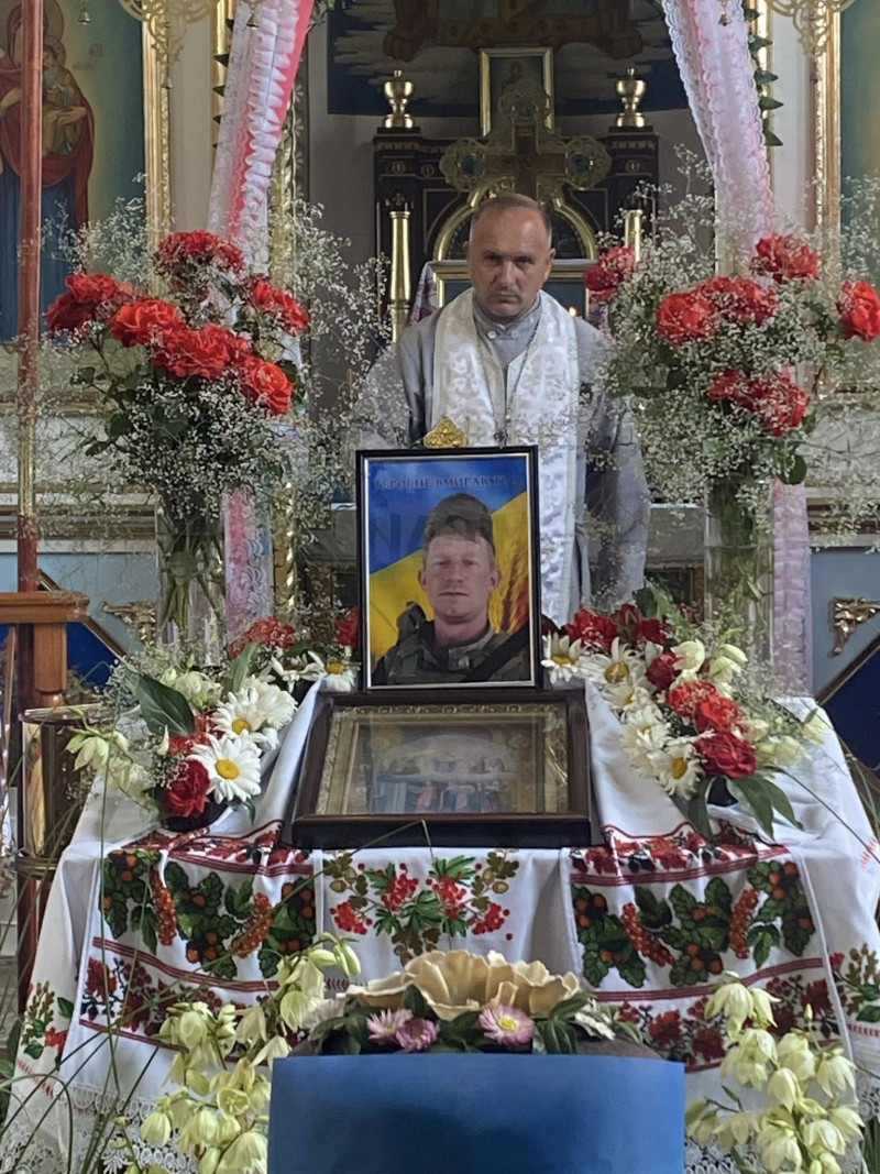 Більше року вважався зниклим безвісти: на Волині попрощались із 27-річним Героєм Костянтином Смірновим