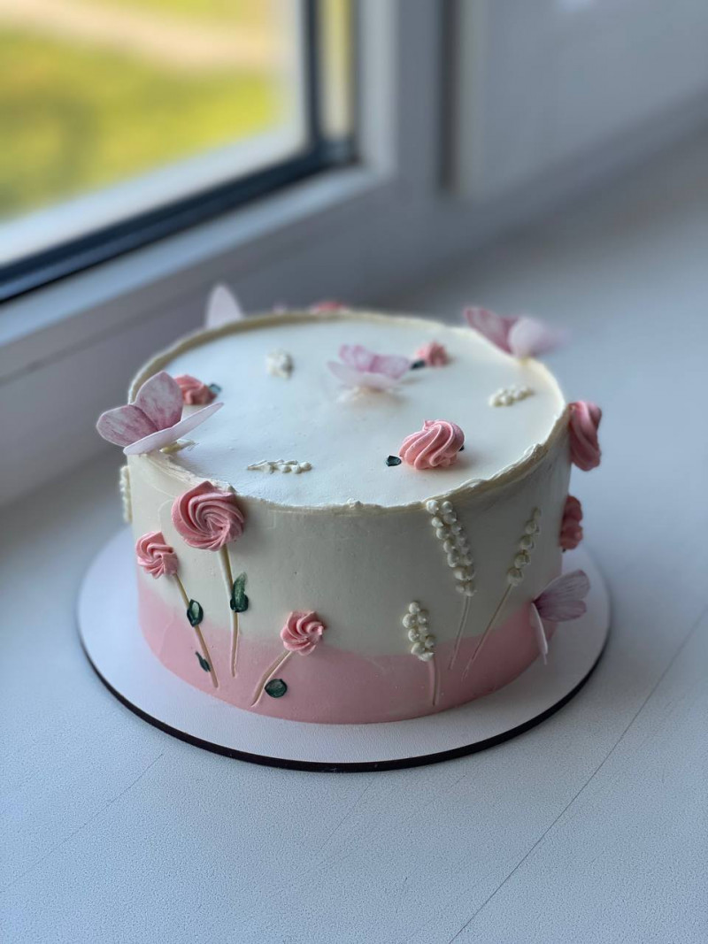 Спочатку пекла для своїх, а потім з'явилося багато клієнтів: історія кондитерки, коровайниці і пекарки з Волині