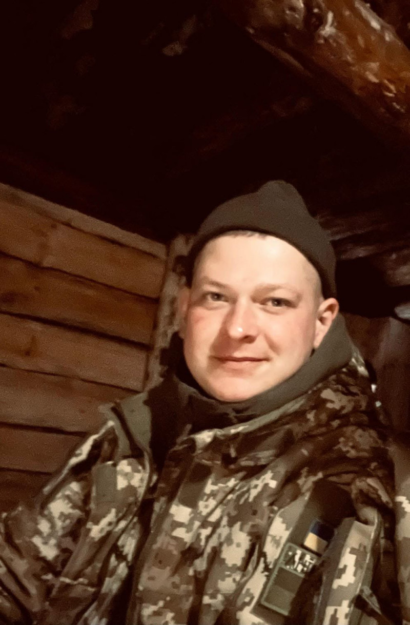 Робив дитячі іграшки на лазерних верстатах, а тепер воює на передовій: історія прикордонника з Волині