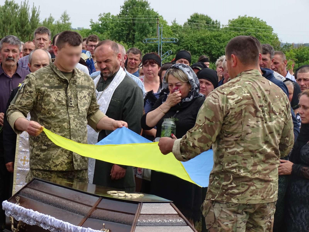 Не дожив декілька тижнів до дня народження: на Волині попрощалися із полеглим Героєм Сергієм Карпуком