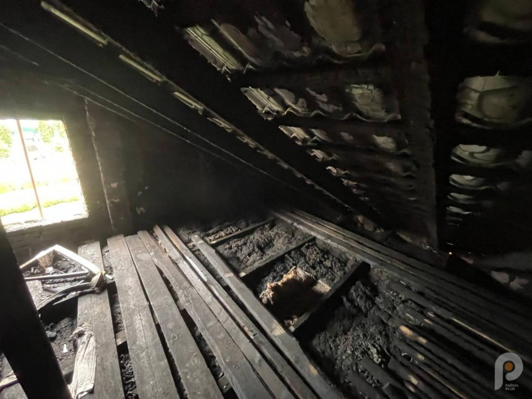 Полум’я знищило горище: родина з Волині потребує допомоги на відновлення оселі
