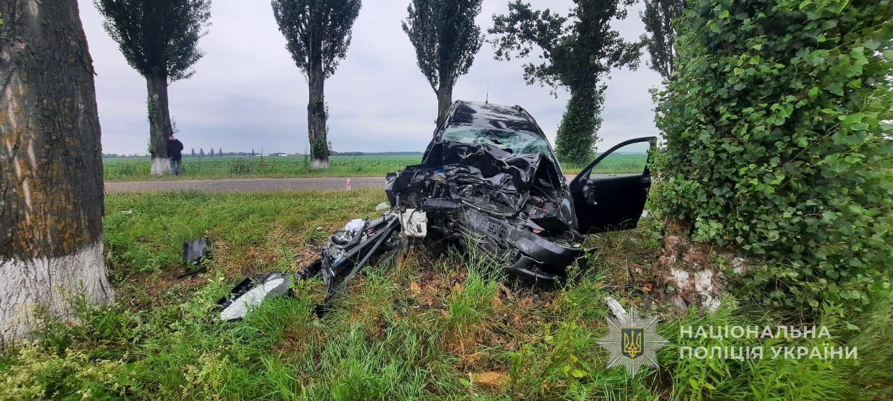 Повідомили, в якому стані госпіталізували 17-річну дівчину, яку на Волині у ДТП затисло в авто
