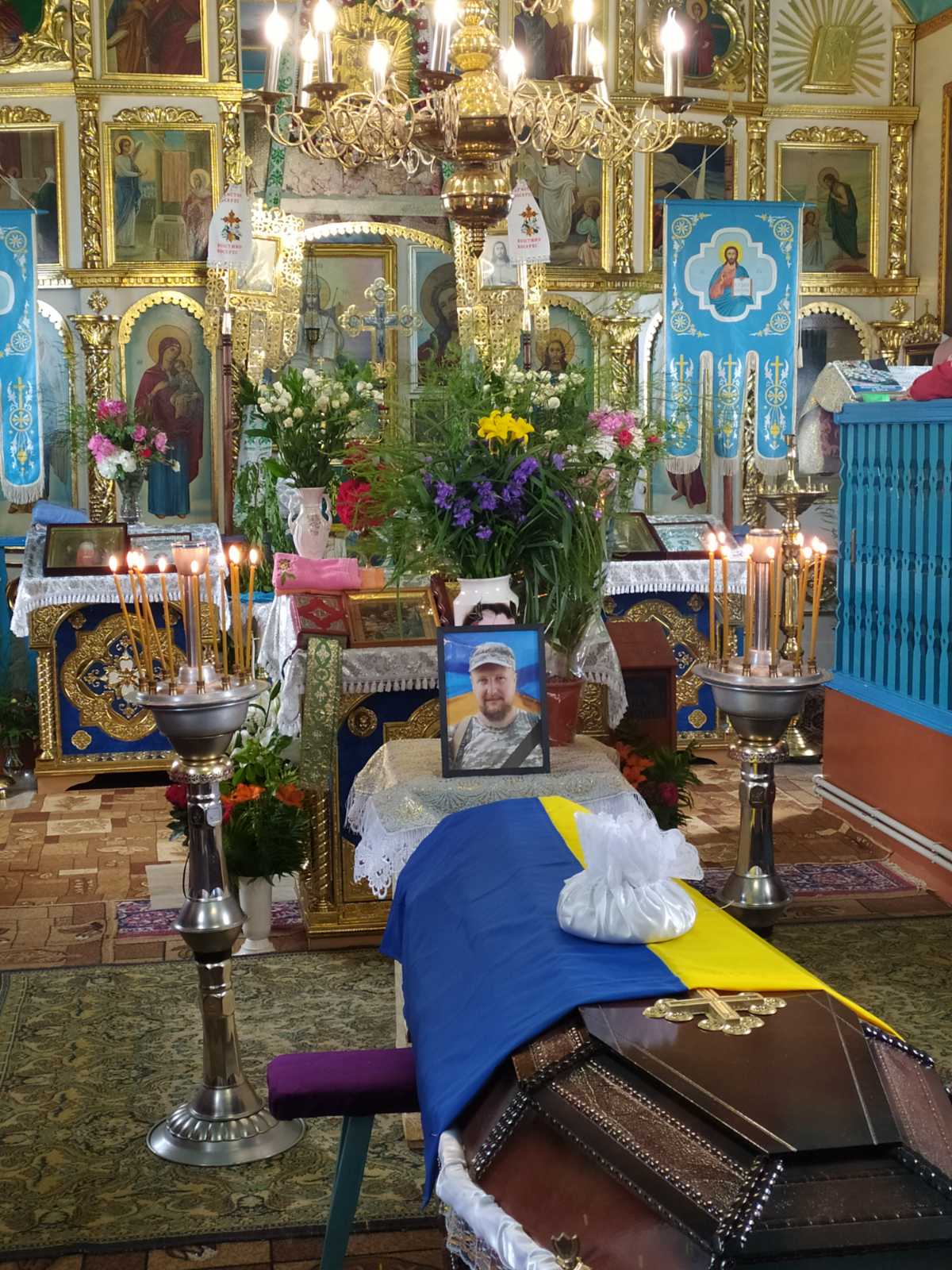 Двоє доньок втратили батька: на Волині попрощалися з полеглим Героєм Сергієм Сливкою