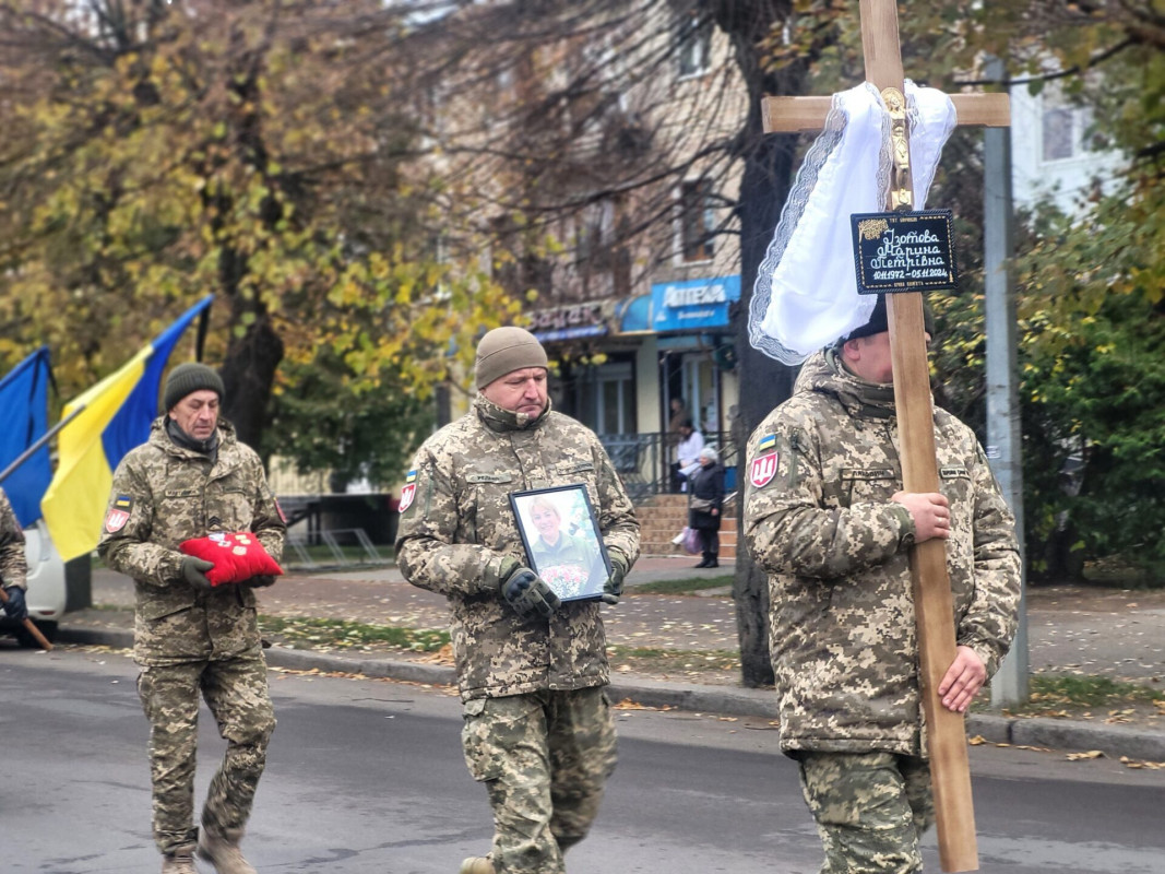 Поховали в переддень дня народження: на Волині попрощалися із Героїнею Мариною Ізотовою