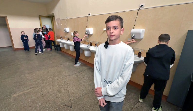 У луцьких ліцеях та дитячій поліклініці встановлюють системи очищення води та нові фонтанчики