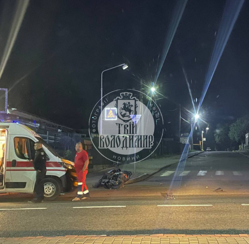 На Волині водій авто збив двох підлітків на електроскутері і втік з місця ДТП: його розшукали