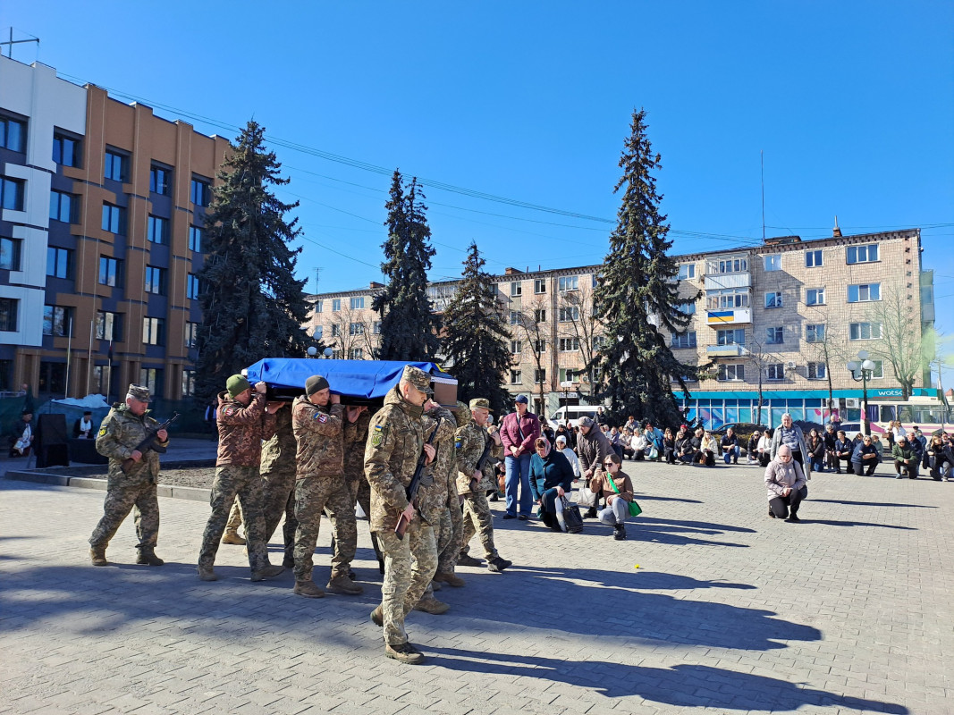 Пів року надій і сподівань: на Волині попрощалися з Героєм Анатолієм Нестеруком